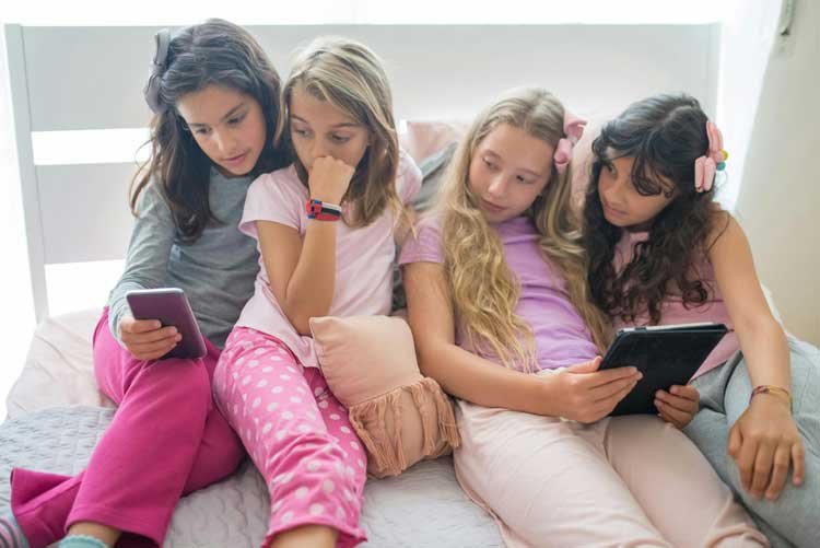 kids watching Mobile, Lack of Physical activity